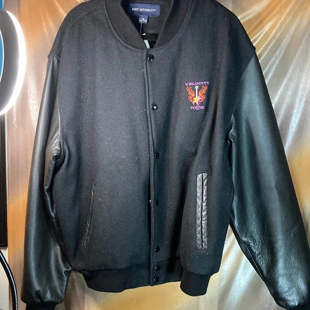 Velocity Tour bomber‎ jacket with leather sleeves size XL 56” chest. box M